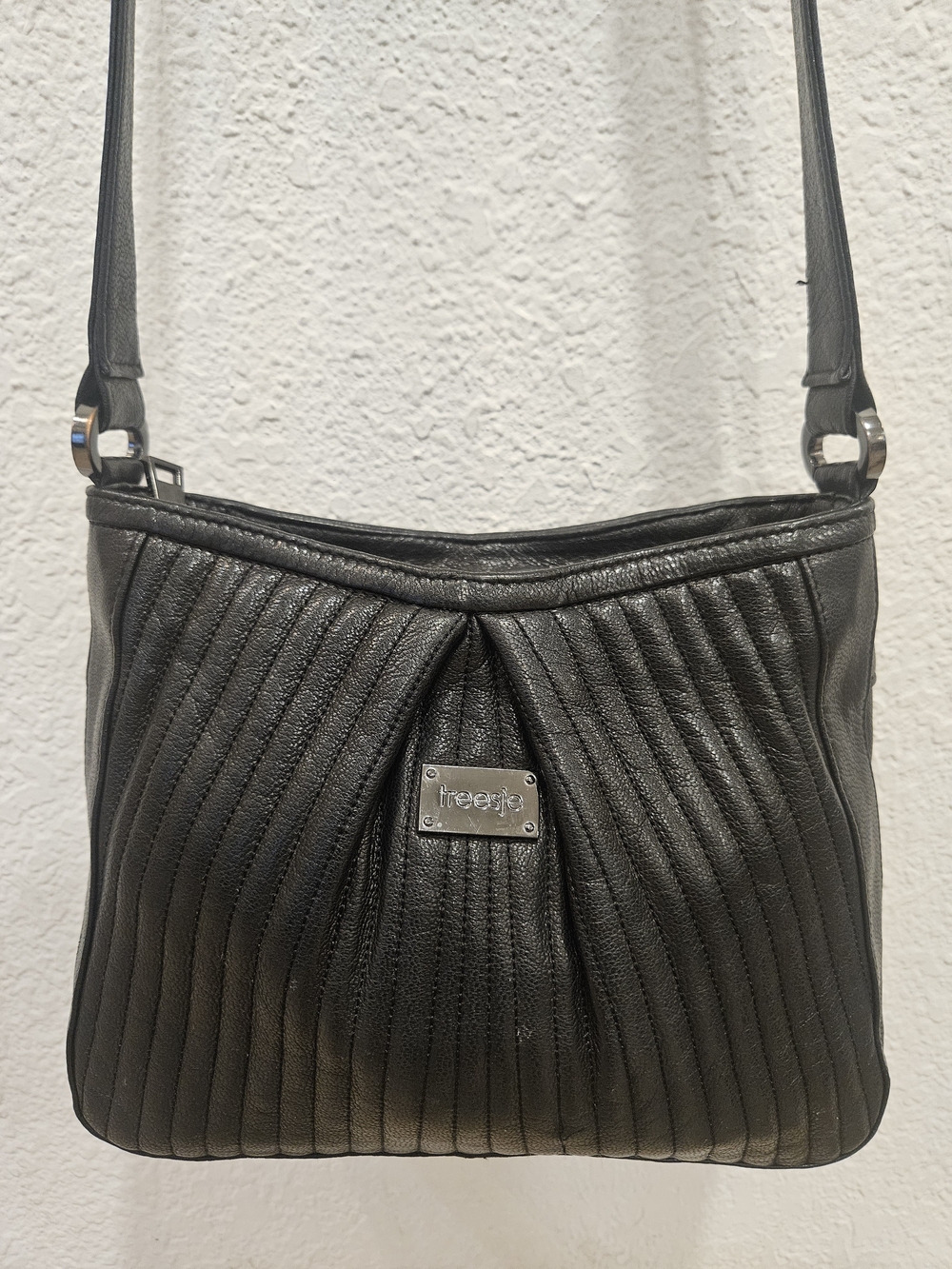 Treesje Black Quilted Leather Crossbody Bag Pleated V-Stitch Small Purse